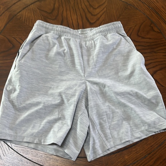 Lululemon short - Picture 3 of 9